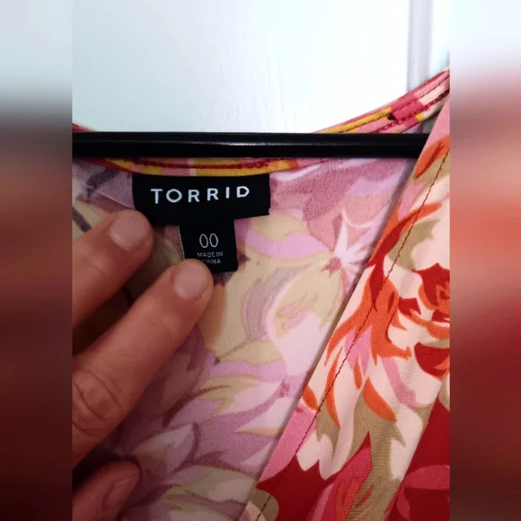 NWOT Torrid Mini-Dress with Flower-Print and Trumpet Sleeves size 00 - Picture 4 of 6